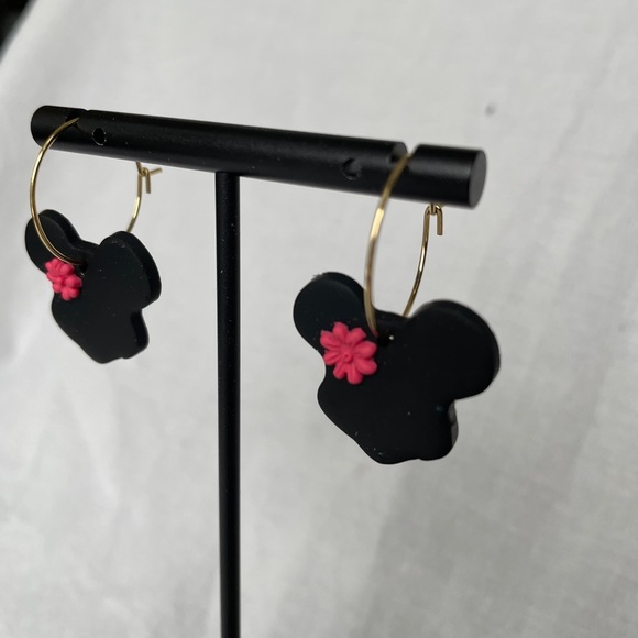 Black Mouse with pink flower dangly earrings - Picture 4 of 4